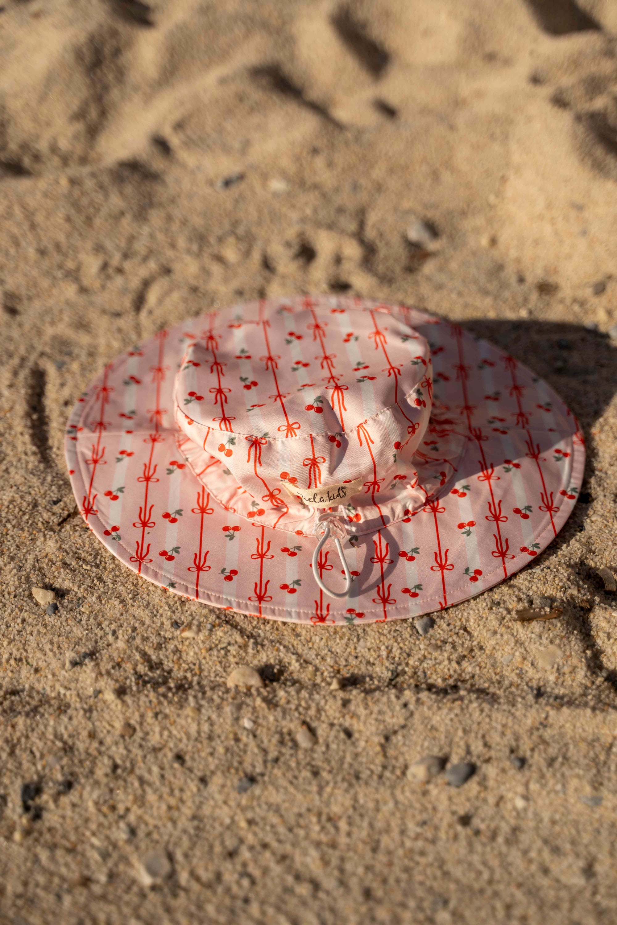 Cherry Bow Şapka