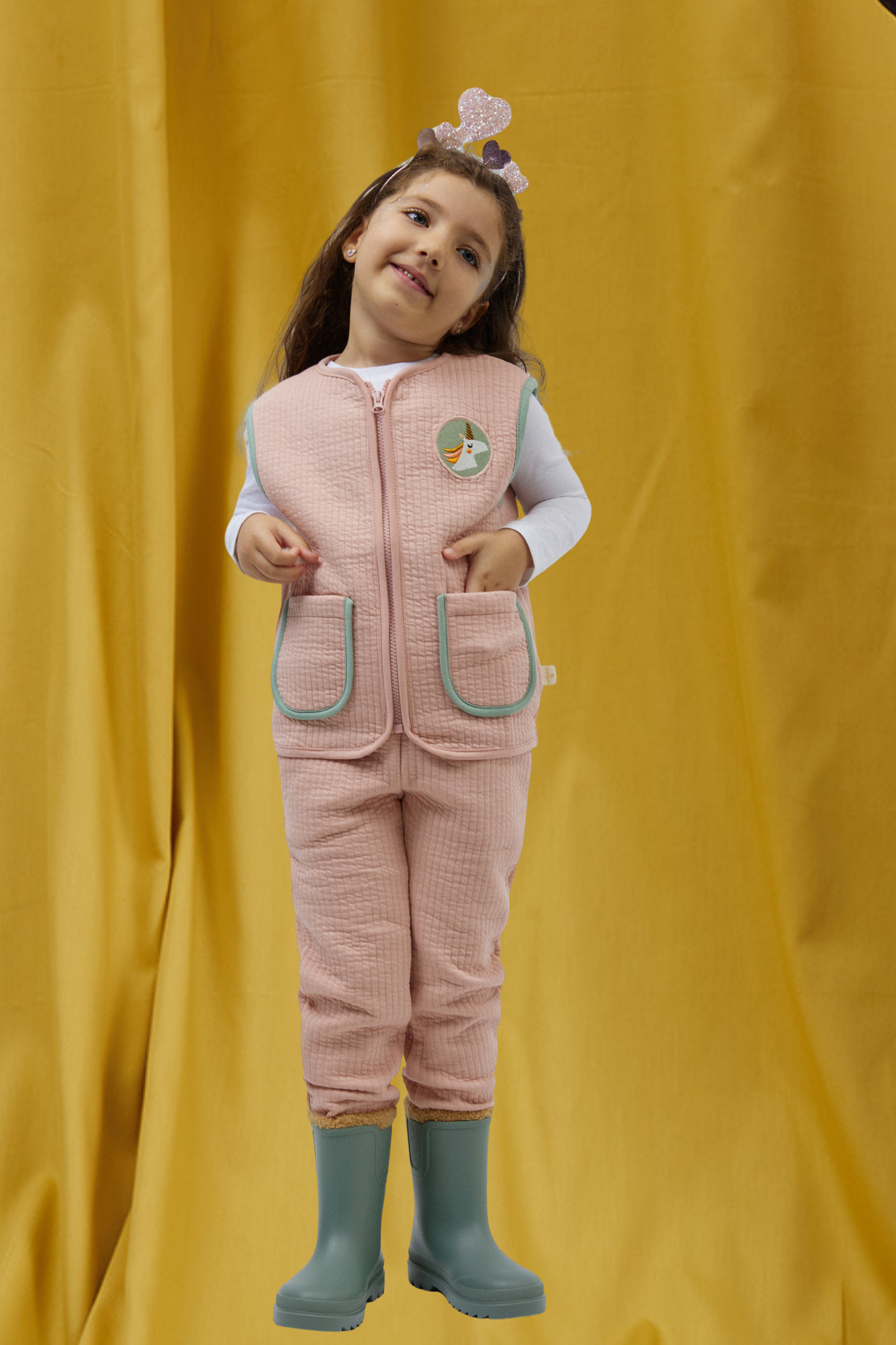 Masalsı Şıklık Somon Kapitone Yelek, Somon Kapitone Jogger  2'li Çocuk Kombini