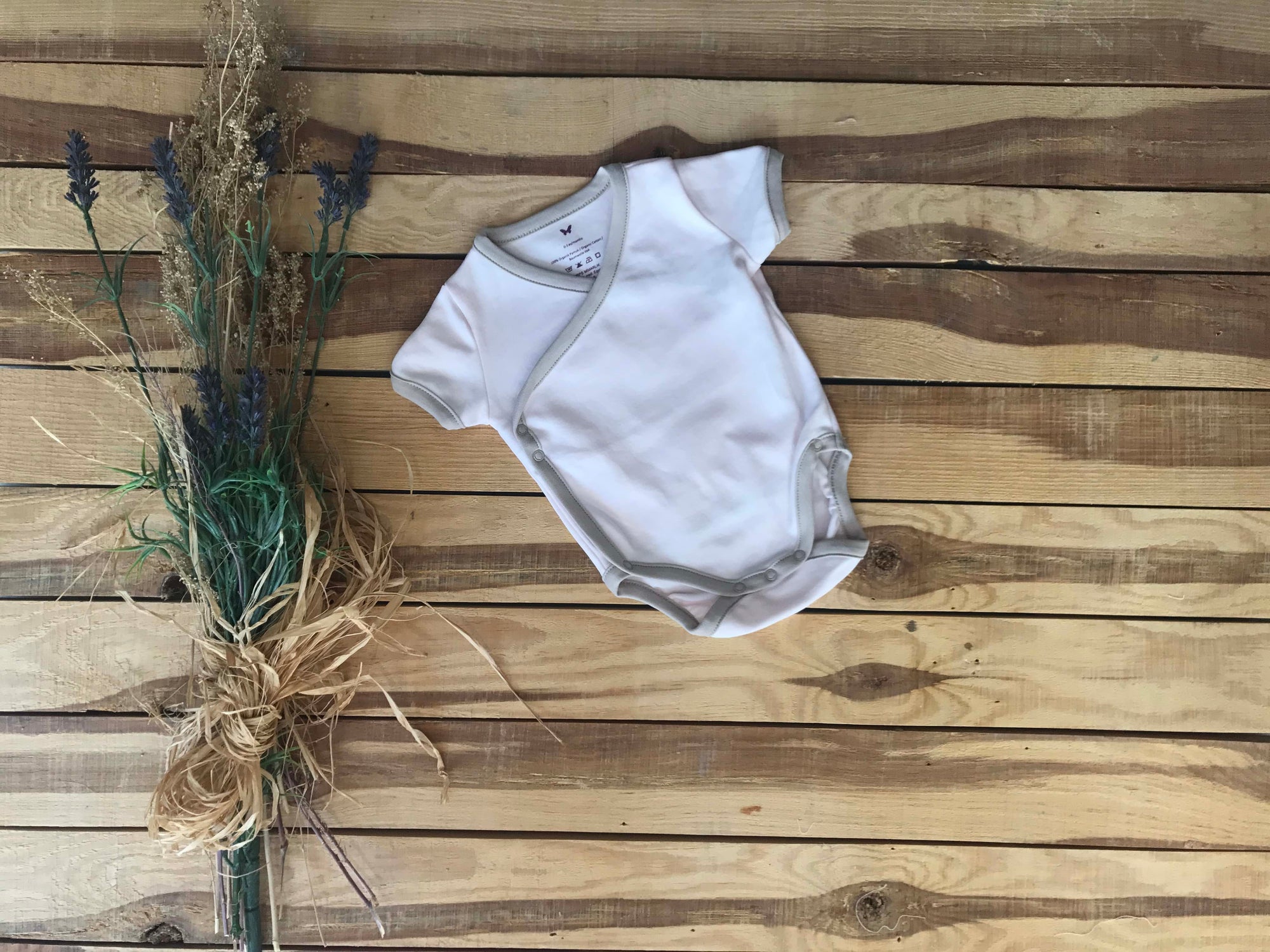 Mariposa - Newborn Rosa Bodysuit